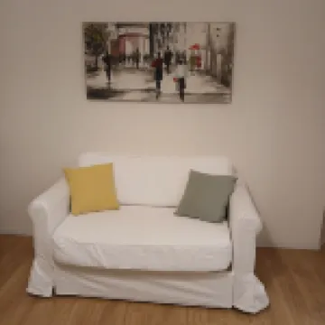 Great location, quiet, cozy and accessorized, with fast wi-fi.