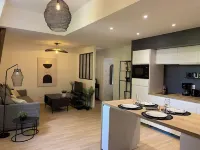 Atelier d'Arches, charming 2-bedroom apartment for 4 people in a beautiful historic building