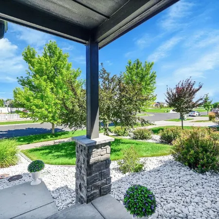 Modern 5Br/3BA Luxury Home,Movie Nights & Comfort