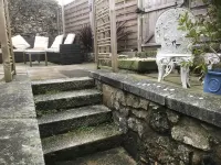 Grade II listed cottage in the heart of Bovey Tracey with parking & garden