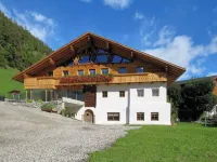 Vacation apartment "Tischlerhof Alm" with balcony and mountain view Hotels in Ahrntal