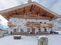 Exclusive flat 103 sqm, free ski & hiking bus directly from the holiday flat Hotels in Soll