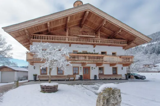 Exclusive flat 103 sqm, free ski & hiking bus directly from the holiday flat