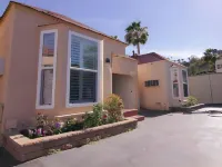 El Royale Hotel - Near Universal Studios Hollywood Hotels in Studio City