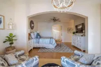 Big Blue on Lake LBJ with Pool & Spa Hotels in Kingsland