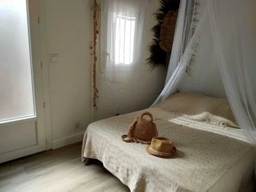 New apartment, near the sea + swimming pool + parking