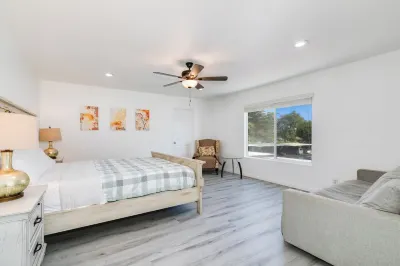 Spacious 4-bedroom house in Gate community in lovely Chino with WiFi, AC Hotels in der Nähe von Prado Conservation Camp #28