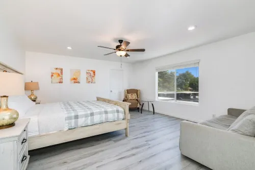 Spacious 4-bedroom house in Gate community in lovely Chino with WiFi, AC Hotel a Chino