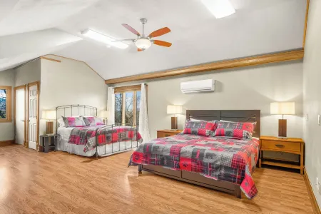 8BR in Massanutten w/ Hot tub, Sauna, Theater