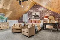 Backyard Oasis - Cowboy Pool w/ Heater & Chiller - Outdoor Projector Screen