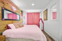 Tickled Pink – A Fun & Fabulous Stay!