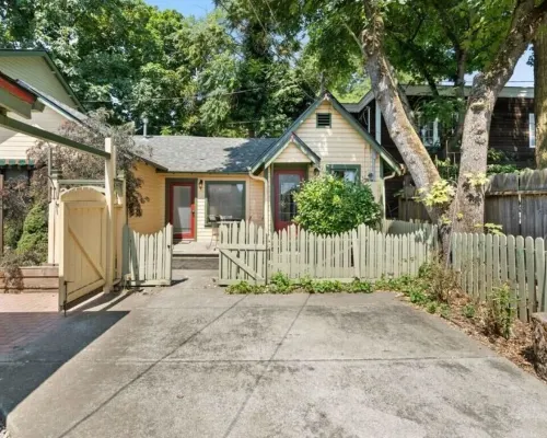 The Williams - luxe 2-bedroom cottage w/onsite parking in downtown Jacksonville Hotels in Jacksonville