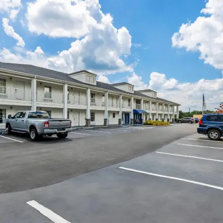 Baymont by Wyndham Forest City