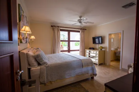 Film Stars and Politicians Vacation Spot in the SUN!!