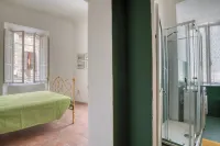 Cozy apartment within the walls in the heart of the Contrada della Lupa Hotels in Lupa