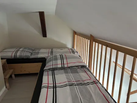 Cozy vacation apartment / fitter's room for 1-3 persons near Berlin FeWo 4. Отели в г. Либенвальде