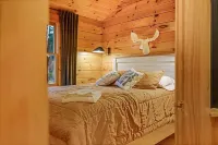 Cozy Up Cabin - Close to Downtown Rangeley 랭글리 호텔