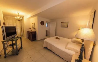 Exceptional villa in Carqueiranne Hotels in der Nähe von Thomas Teddy