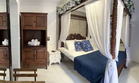 Ahuzat Shaul Seaside Honeymoon Suite Number 5