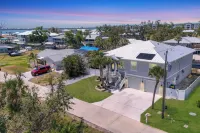 Waterfront Paradise in Englewood, FL – Bring Your Boat and Fishing Rods!