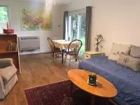 Camden 2 BR 1 BA, 1.4 miles from camden center. Stars and peepers and fireflies!