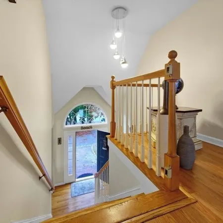 Lakefront Stunning Cape Cod Views w Private Lake Beach - Backyard is the Lake !