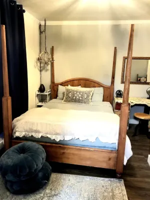 Heat sauna in house with AC, WiFi, overlooking the Willamette River