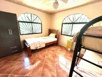 Cozy house in the middle of the mountains just minutes from the beach