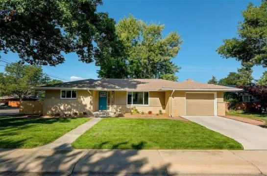 Mid-Century Modern 2 Bedroom Rambler in the heart Longmont