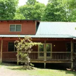 Insignificant Cabin: Spacious 5BR, 3.5BA Retreat with Hot Tub