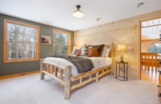 15 Guest Chalet with Sauna and Hot Tub - Bunk Room - 4 minutes to Sunday River