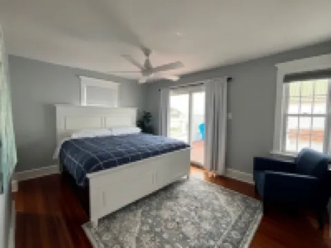 Summer Sunset Hideout 3-5 BEDROOMS/4 BATH-PLEASANTVILLE 蛋港鎮酒店