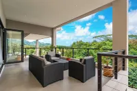 Aran Apartments - Enfys: Modern, spacious apartment at Au Cap. Hotels in Au Cap