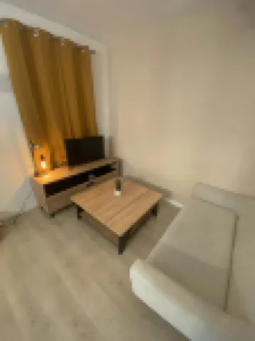 Nice studio close to the Halles de Pau and the fair!