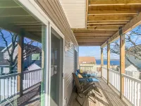 NEWLY BUILT BEACH HOUSE / Steps to Beach / Beach Getaway