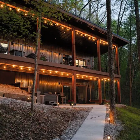 Passion @ The Patch, Lux Couples Getaway w/ View, massage chairs, movie theater