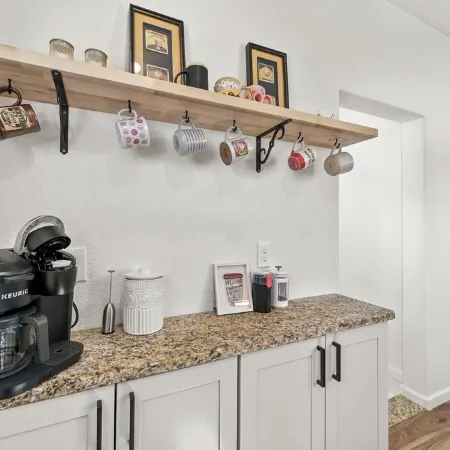 Newly Rennovated • Walking Distance to Downtown • Cripple Creek Donkies