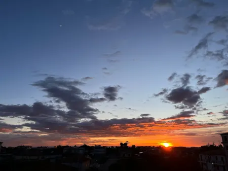 Quiet Three-room Panoramic Apartment Отели в г. Alba Adriatica