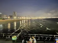 Facing the sea, spectacular view/foot in the sand