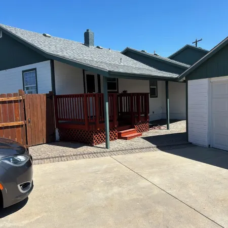 Brilliant 4-bedroom house with AC in Arvada! Family and Pet friendly,