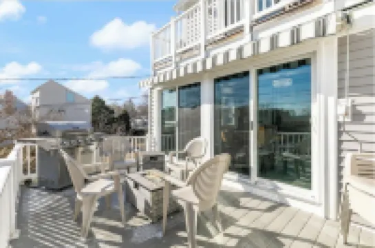 Spacious 6-bedroom house in serene York, Maine, with Central AC