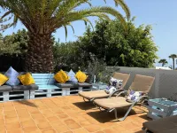 Relaxing Villa Vista a la Montana, Heated  Private Pool short walk from seafront