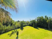 Beautiful, contemporary villa in the mountains of Cabo in a gated community Hotels in 