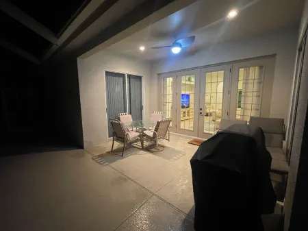 Charming 2-bedroom house with WiFi, AC in fabulous Bonita Springs