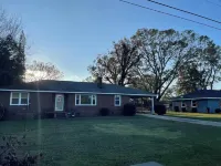 Joy for your Journey - 3-bedroom house in peaceful Spartanburg w/ WiFi, Kitchen