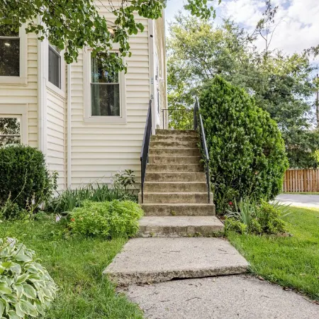 Private Downtown Herndon Escape - Full Amenities