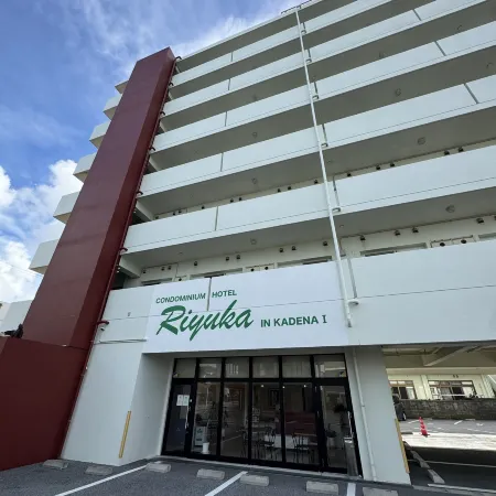 CONDOMINIUM HOTEL Riyuka in KADENA 1 Отели рядом с достопримечательностью «Мыс Маэда»