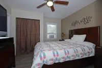 1930s General Store  - walkable to downtown, pet-friendly, Home is all for YOU!