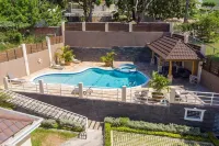 The Sun Seeker Villa Ja. 7 bedroom villa with butler & chef, and housekeeping. - Villas