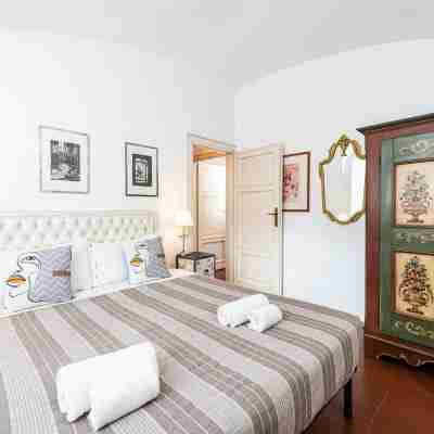 Aurora in Pantheon Apartment Rooms